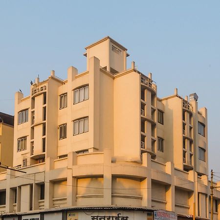 Oyo 13089 Hotel Gold Crest Наві-Мумбаї Екстер'єр фото