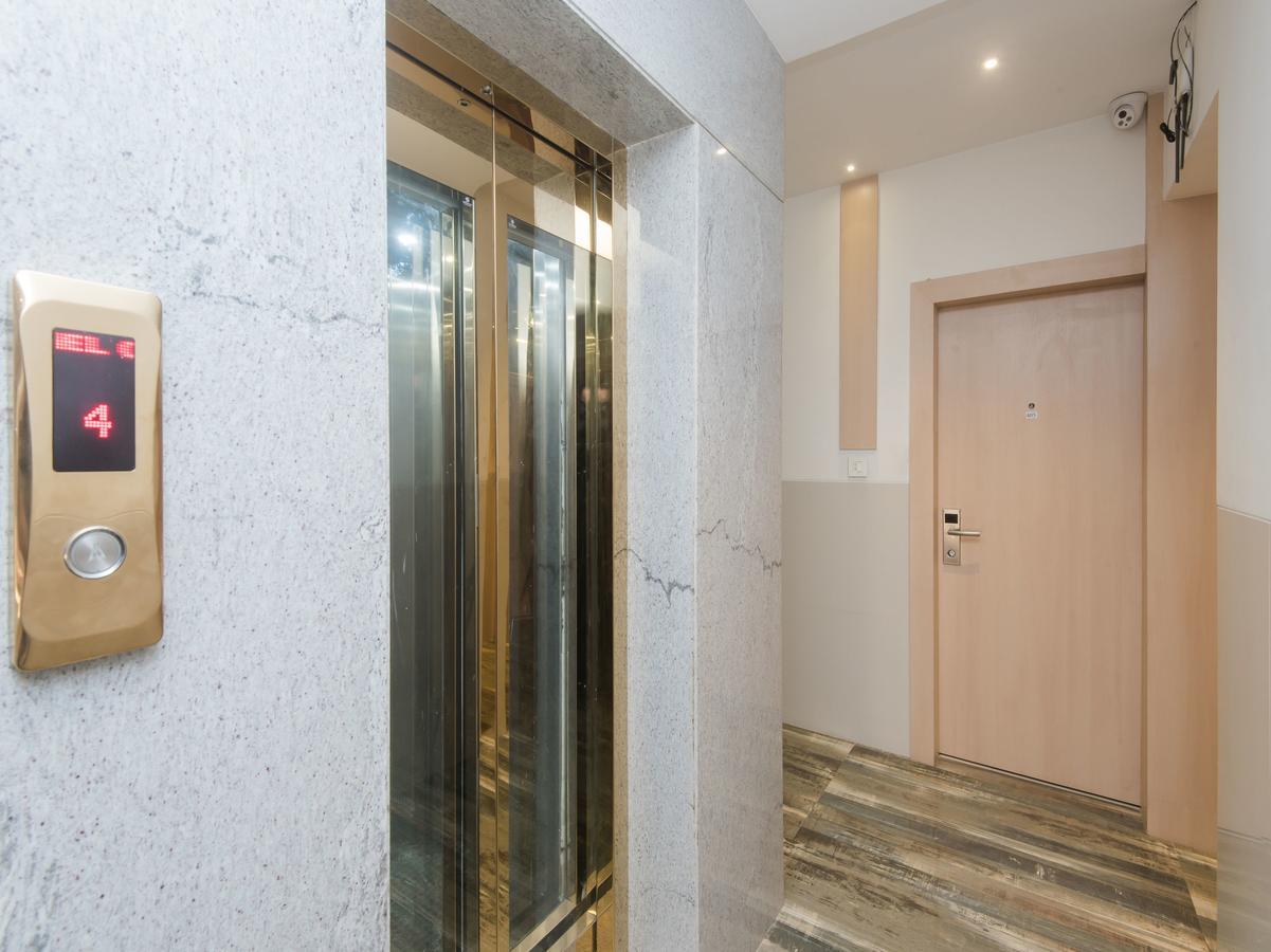 Oyo 13089 Hotel Gold Crest Наві-Мумбаї Екстер'єр фото
